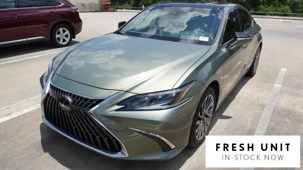 2024 LEXUS ES