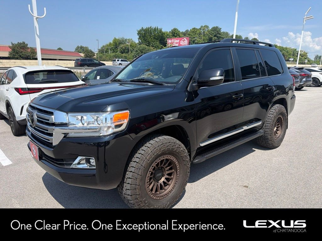 2017 TOYOTA Land Cruiser