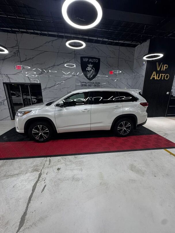 2018 TOYOTA Highlander