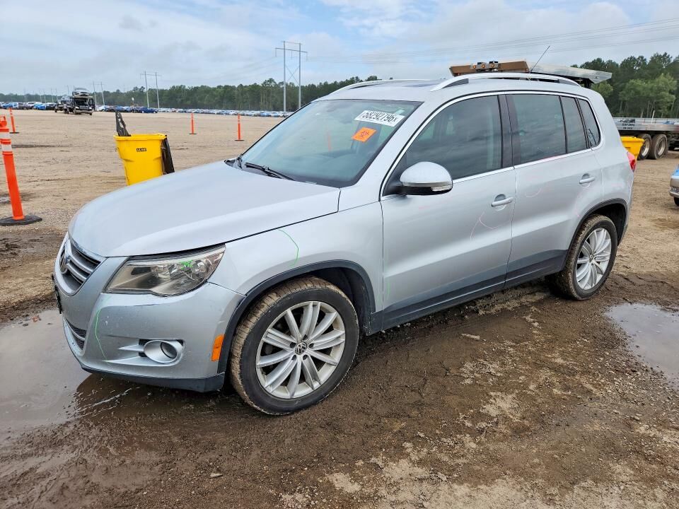 2011 VOLKSWAGEN Tiguan