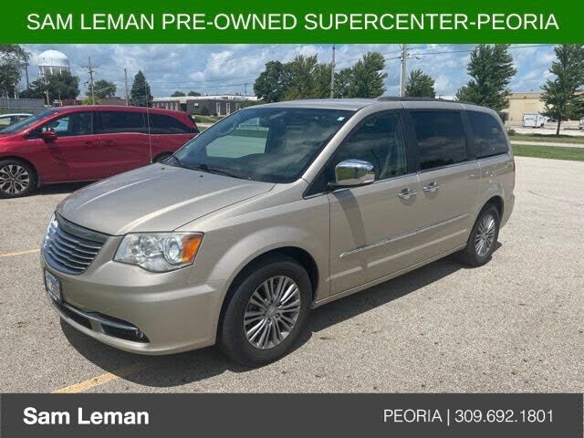 2014 CHRYSLER Town and Country