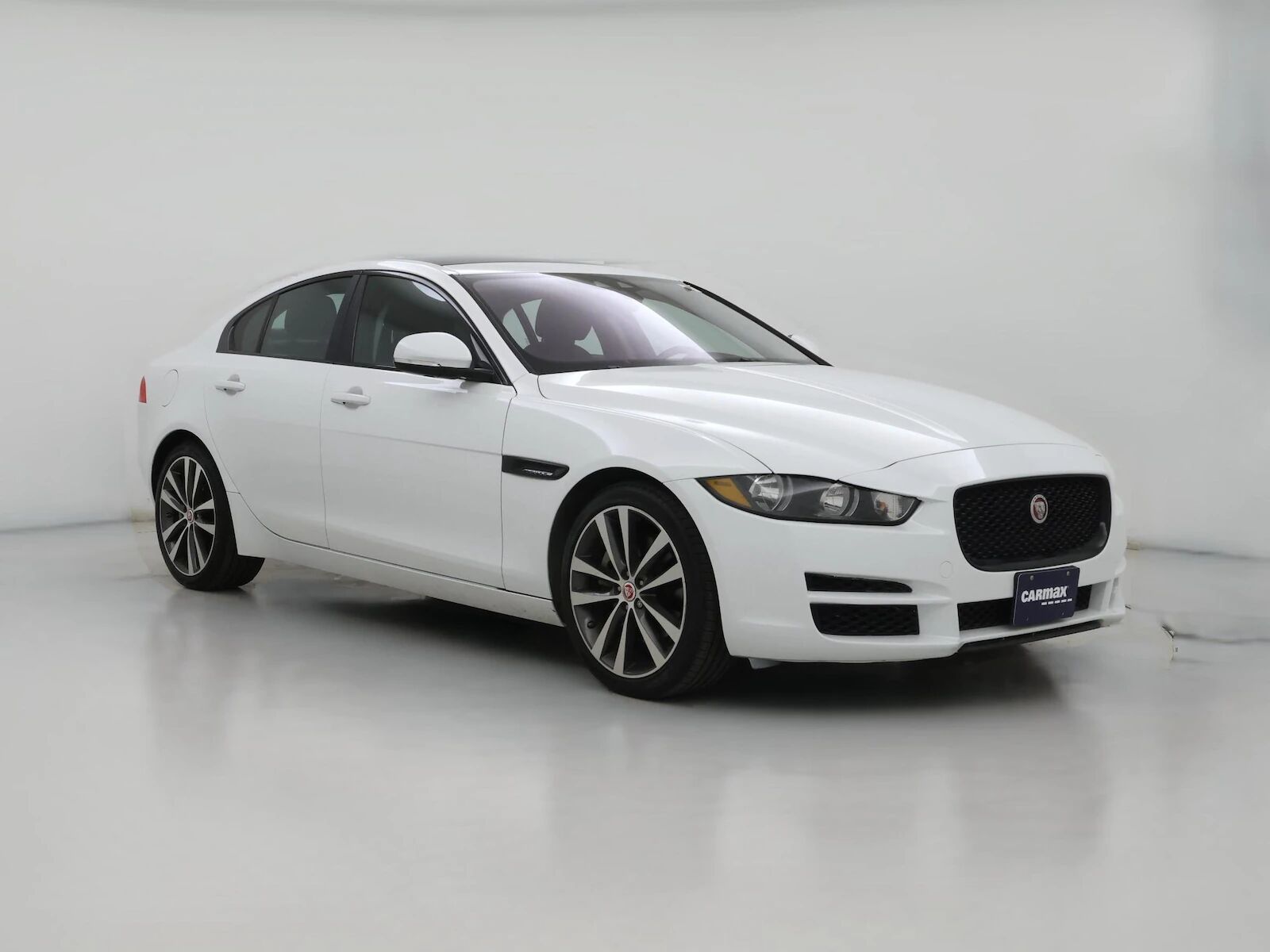 2019 JAGUAR XE
