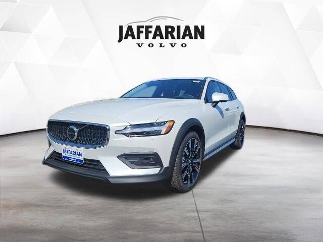 2026 VOLVO V60CC