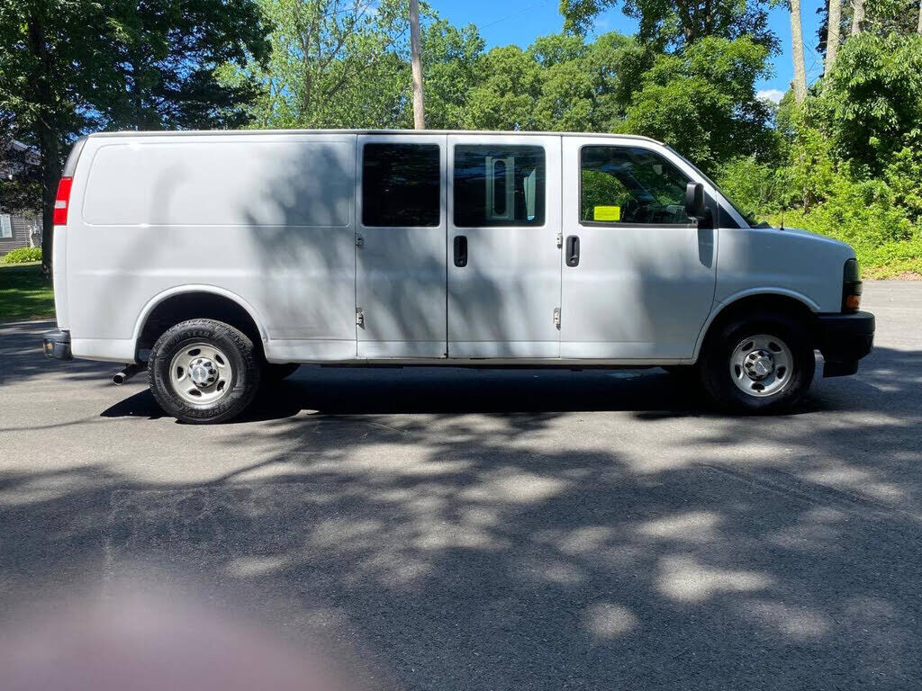 2020 CHEVROLET Express