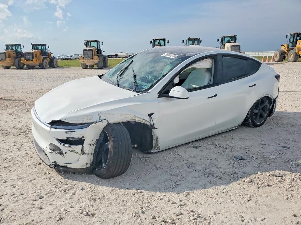 2026 TESLA Model Y