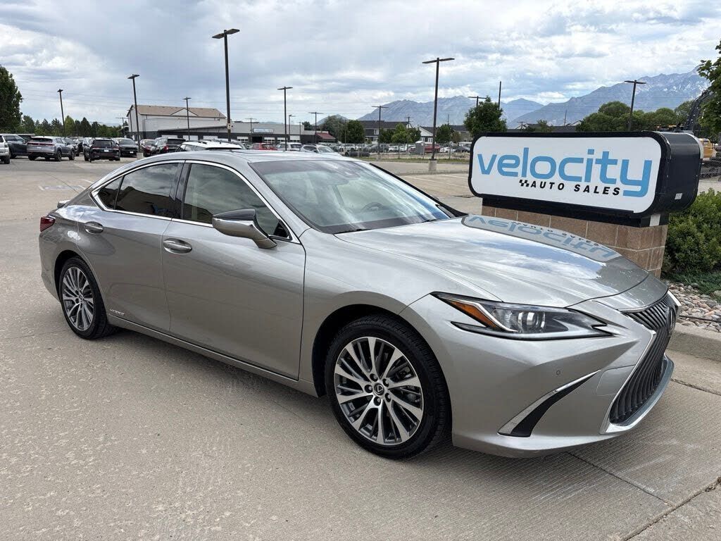 2019 LEXUS ES