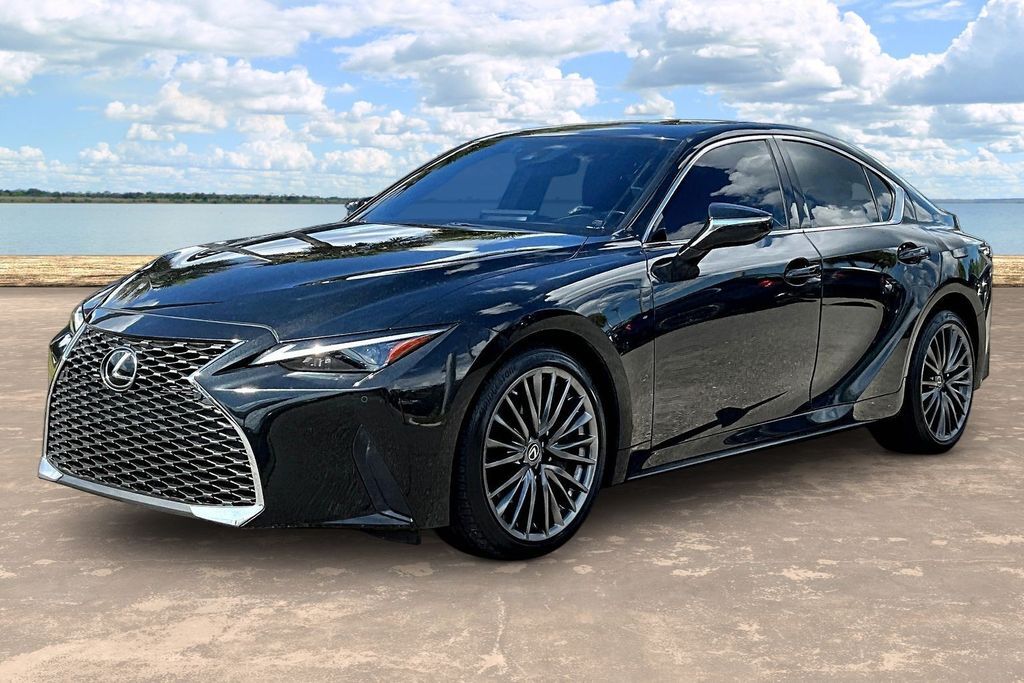 2022 LEXUS IS