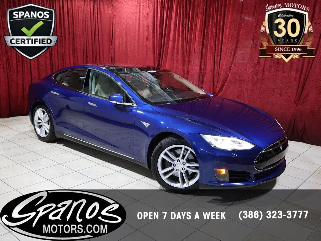 2015 TESLA Model S