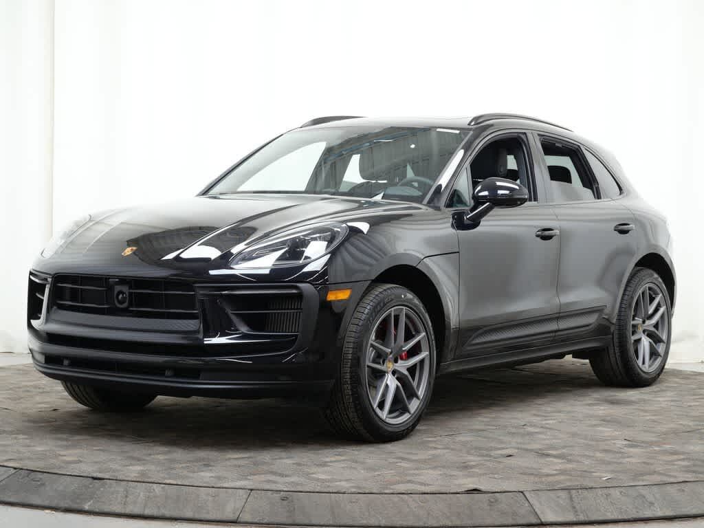 2026 PORSCHE Macan