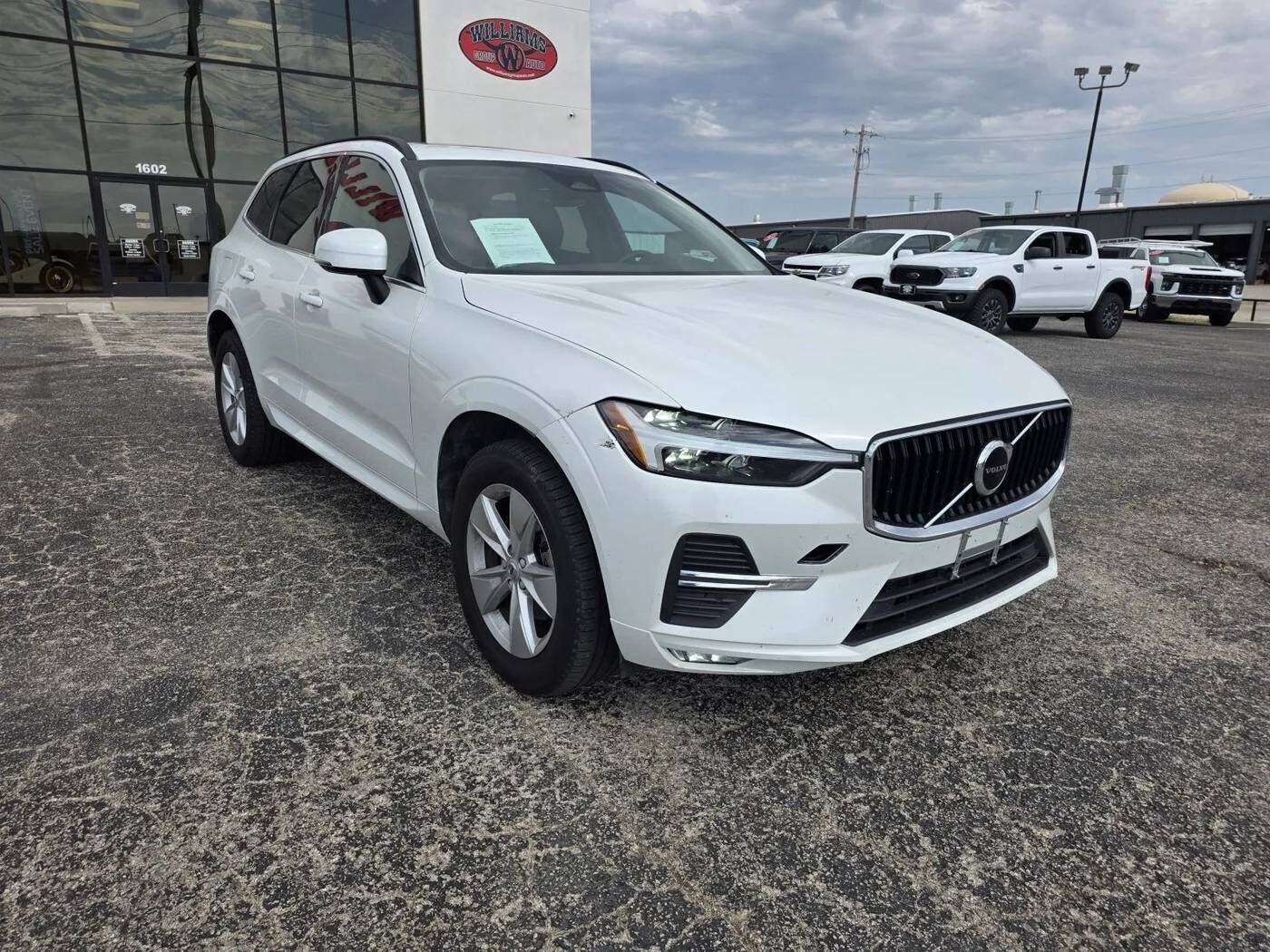 2022 VOLVO XC60