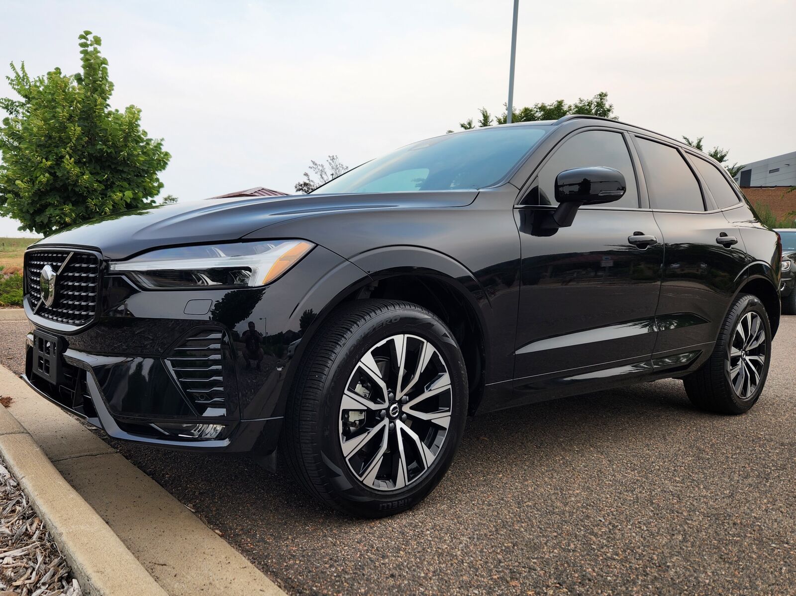 2025 VOLVO XC60