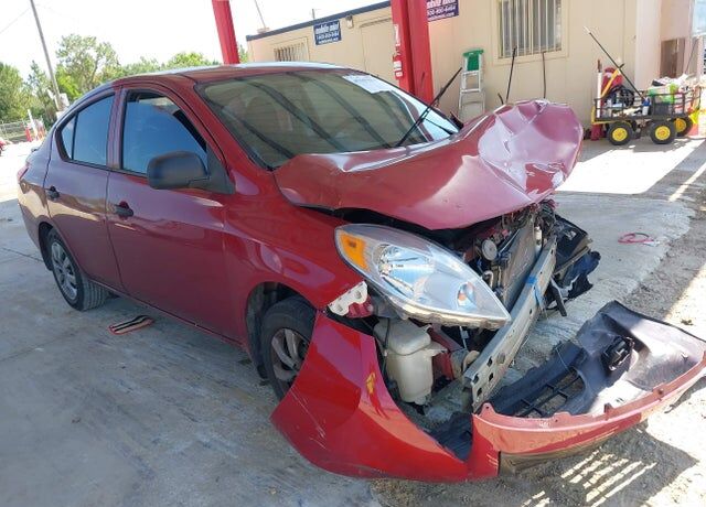 2014 NISSAN Versa
