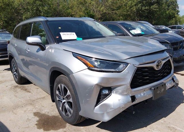 2021 TOYOTA Highlander