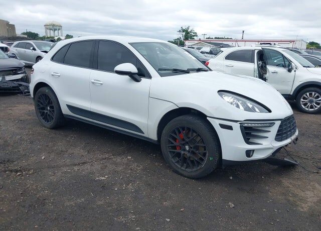 2016 PORSCHE Macan