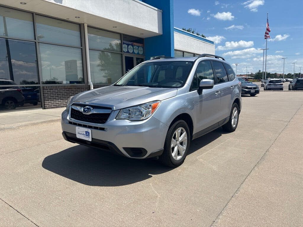 2016 SUBARU Forester