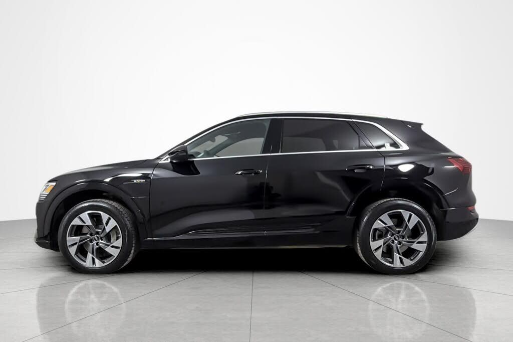 2022 Audi e-tron