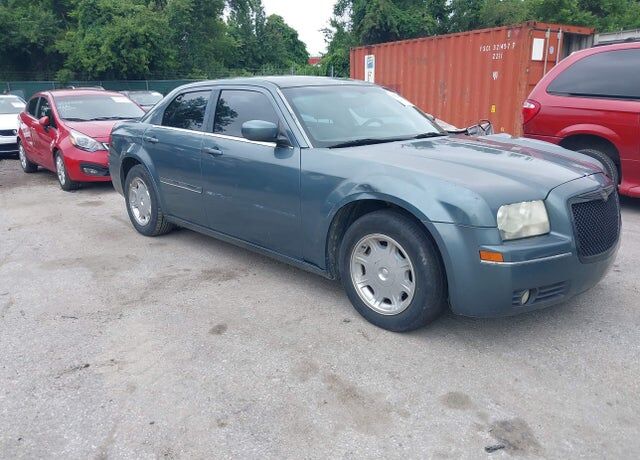 2005 CHRYSLER 300