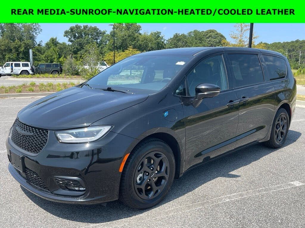 2022 CHRYSLER Pacifica