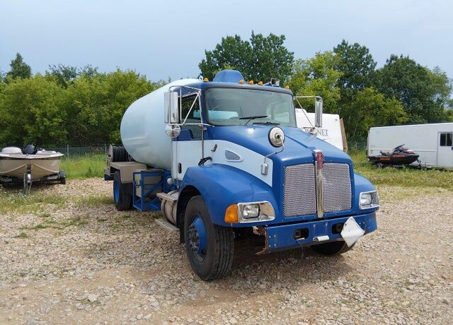 2005 KENWORTH T300
