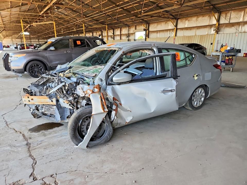 2019 NISSAN Versa
