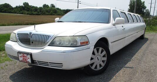 2004 LINCOLN Town Car