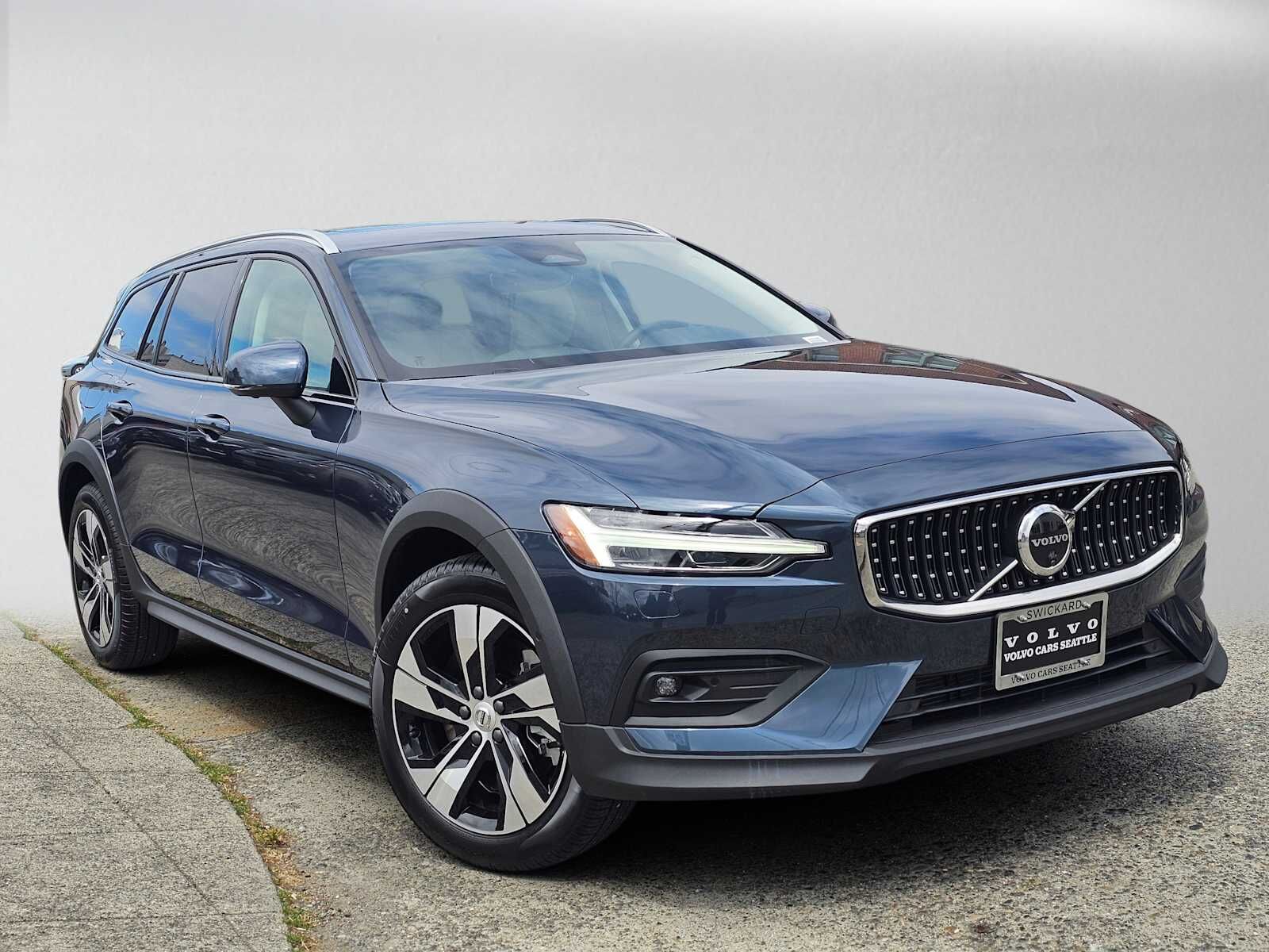 2026 VOLVO V60CC