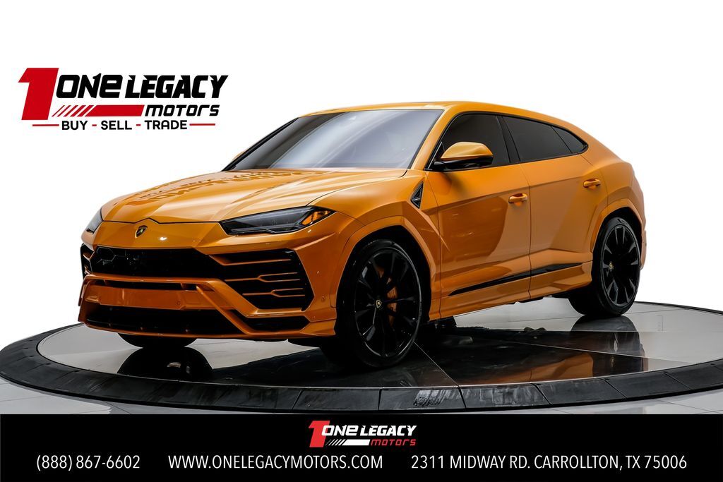 2022 LAMBORGHINI URUS