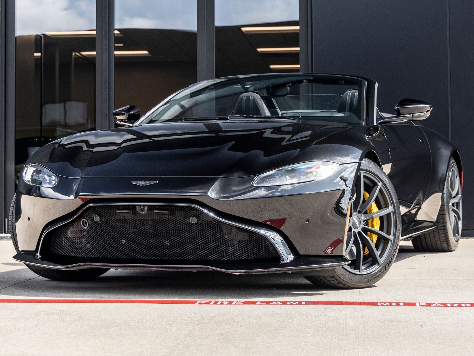 2022 ASTON MARTIN Vantage