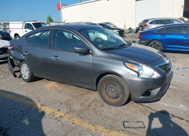 2017 NISSAN Versa