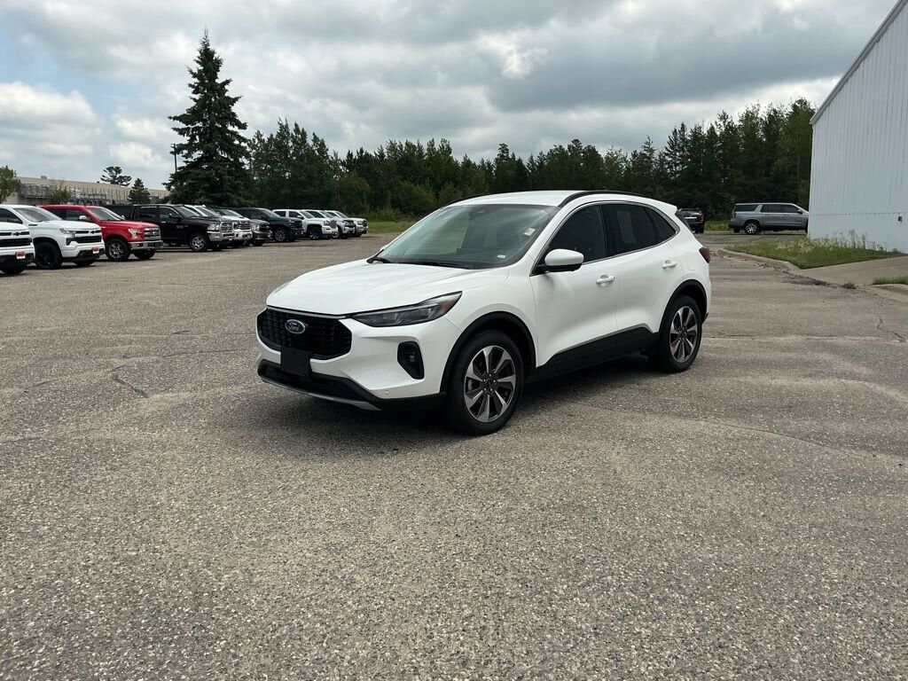2024 FORD Escape