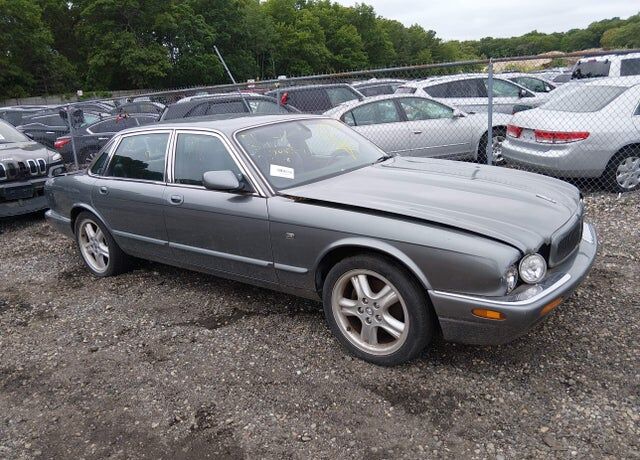 2002 JAGUAR XJ