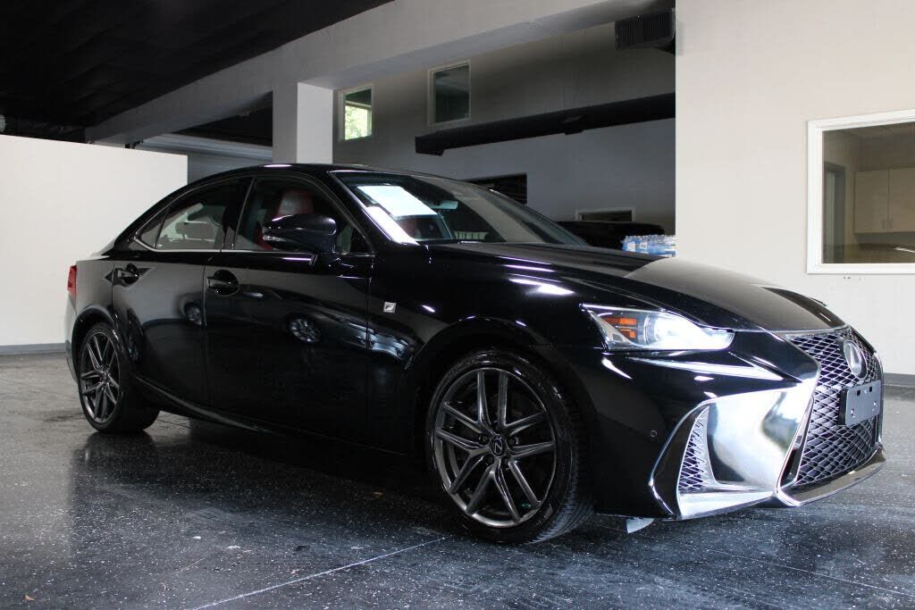 2019 LEXUS IS