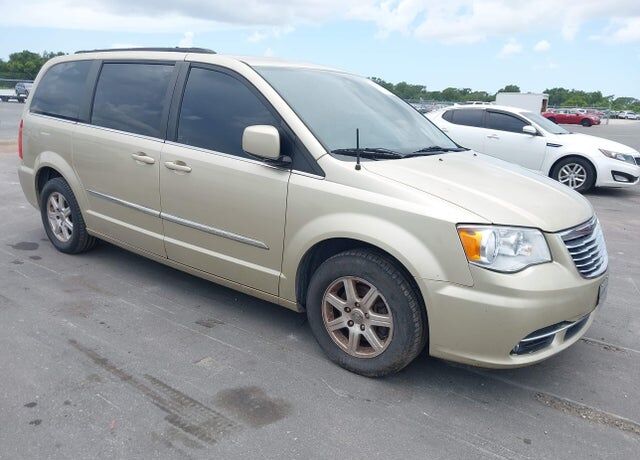 2011 CHRYSLER Town and Country