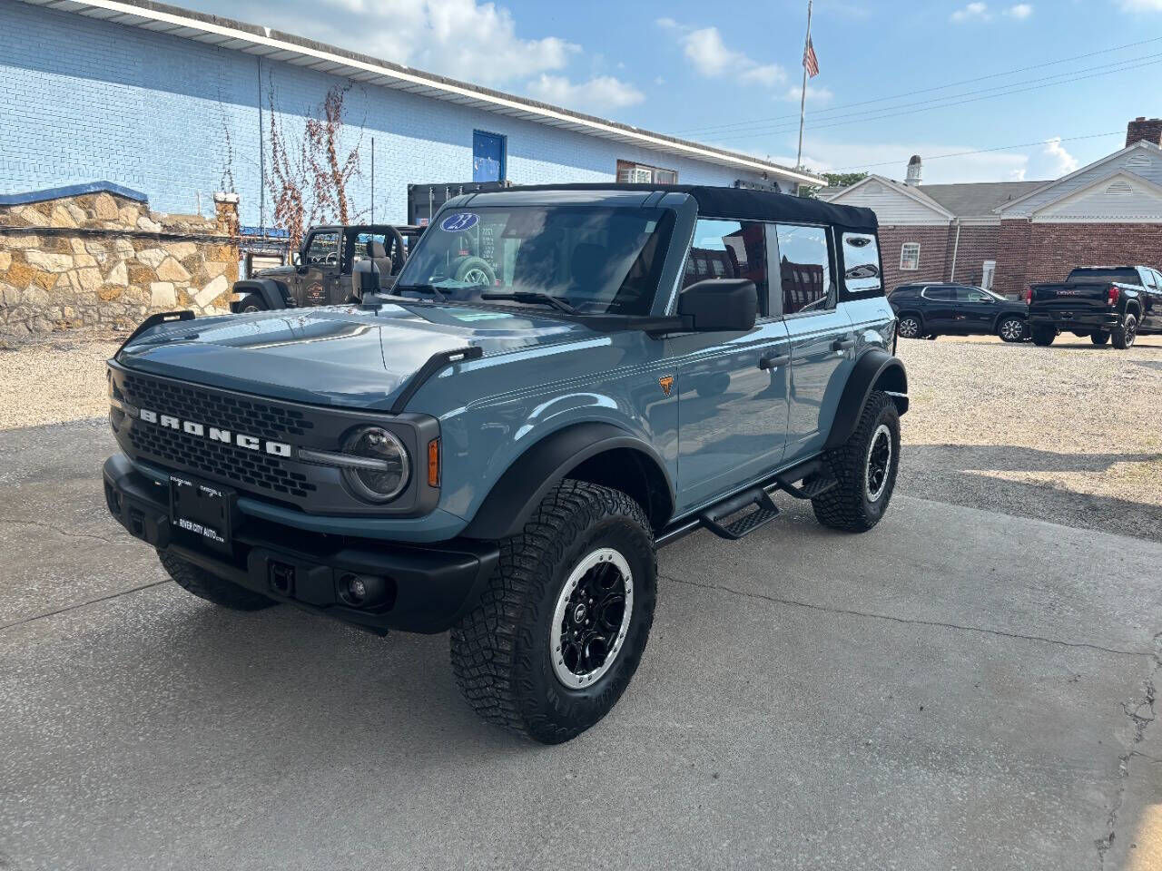 2023 FORD Bronco