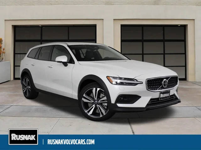 2026 VOLVO V60CC