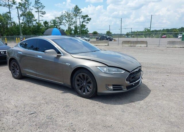 2016 TESLA Model S
