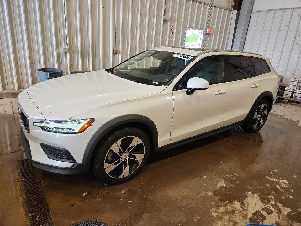 2020 VOLVO V60CC