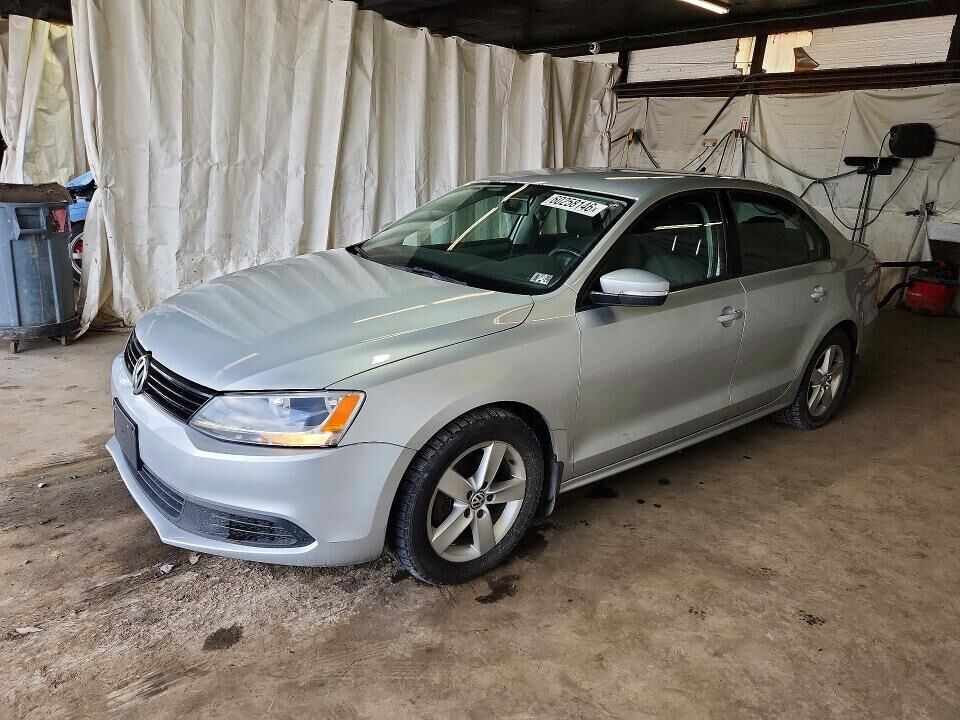 2012 VOLKSWAGEN Jetta