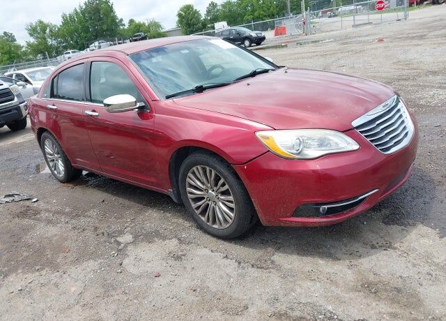 2012 CHRYSLER 200