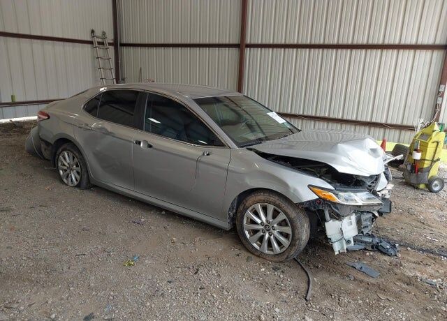 2018 TOYOTA Camry
