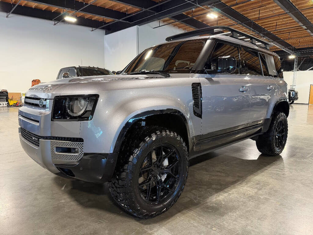 2022 LAND ROVER Defender