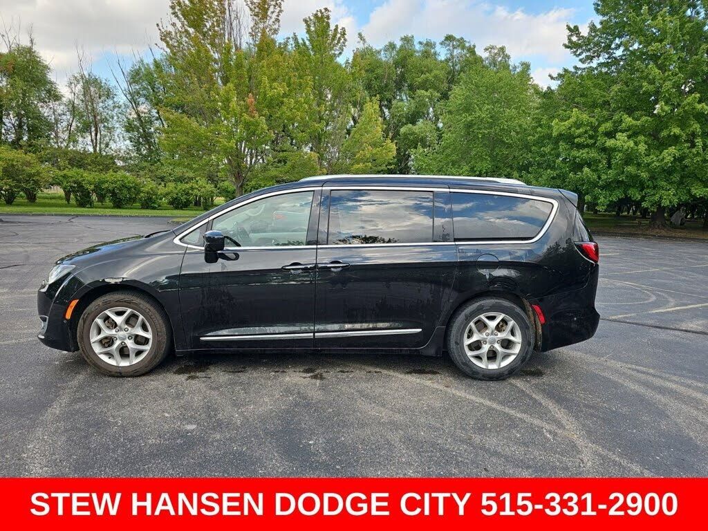 2019 CHRYSLER Pacifica