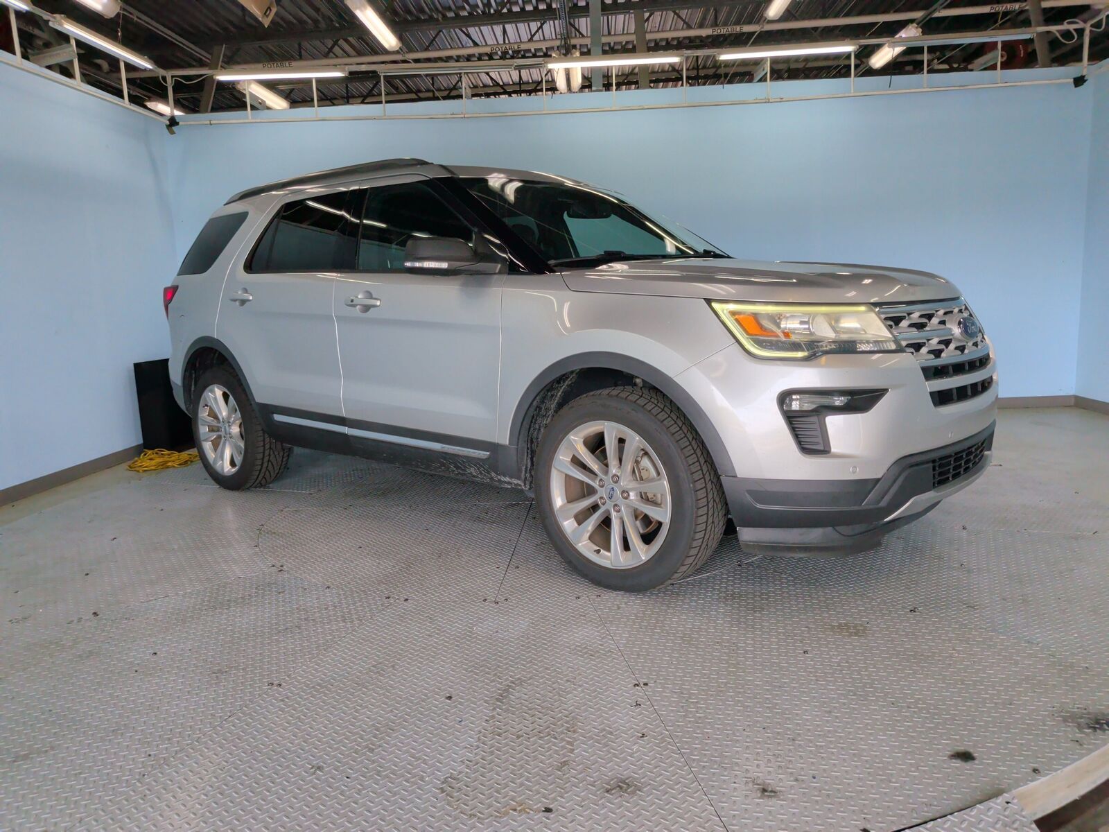 2019 FORD Explorer
