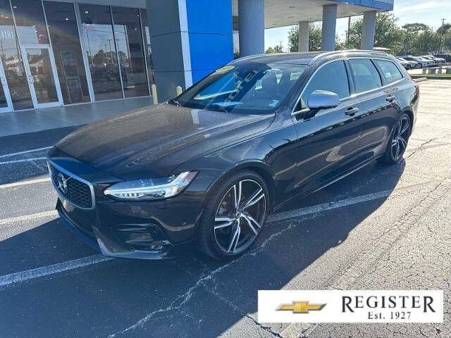 2019 VOLVO V90