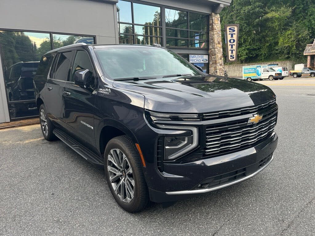 2025 CHEVROLET Suburban