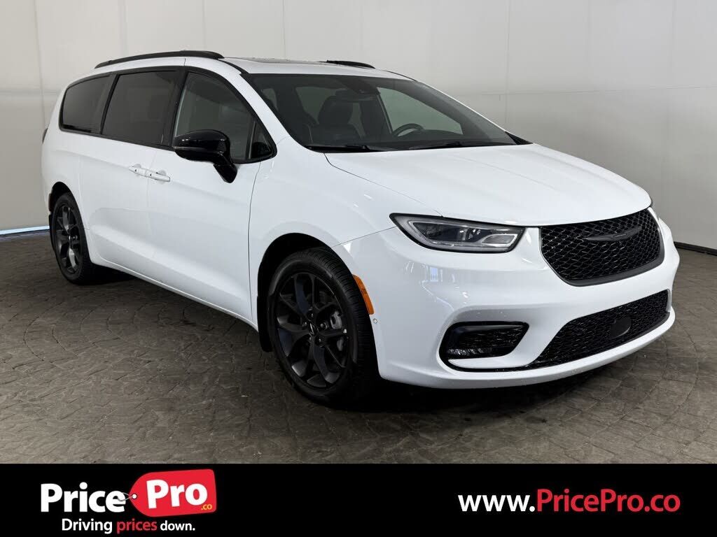 2024 CHRYSLER Pacifica