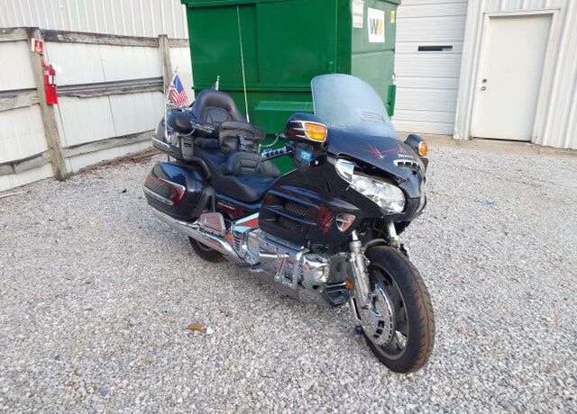 2010 HONDA GL1800