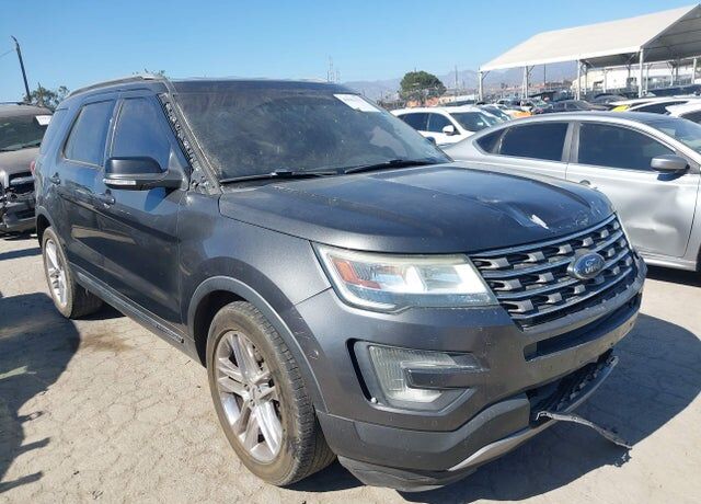 2017 FORD Explorer
