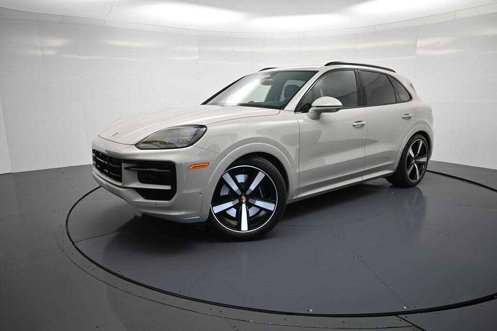 2026 PORSCHE Cayenne