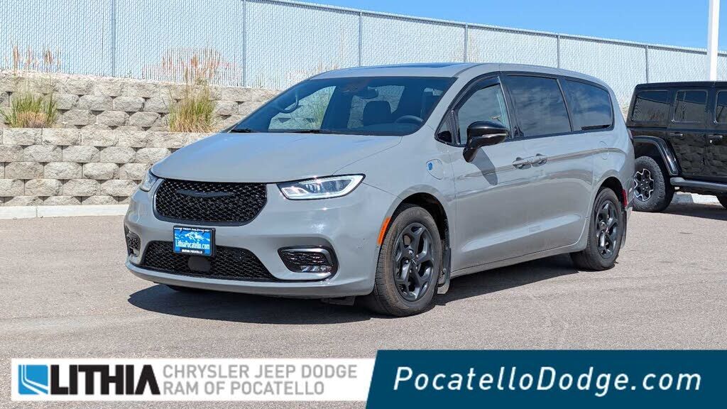2023 CHRYSLER Pacifica
